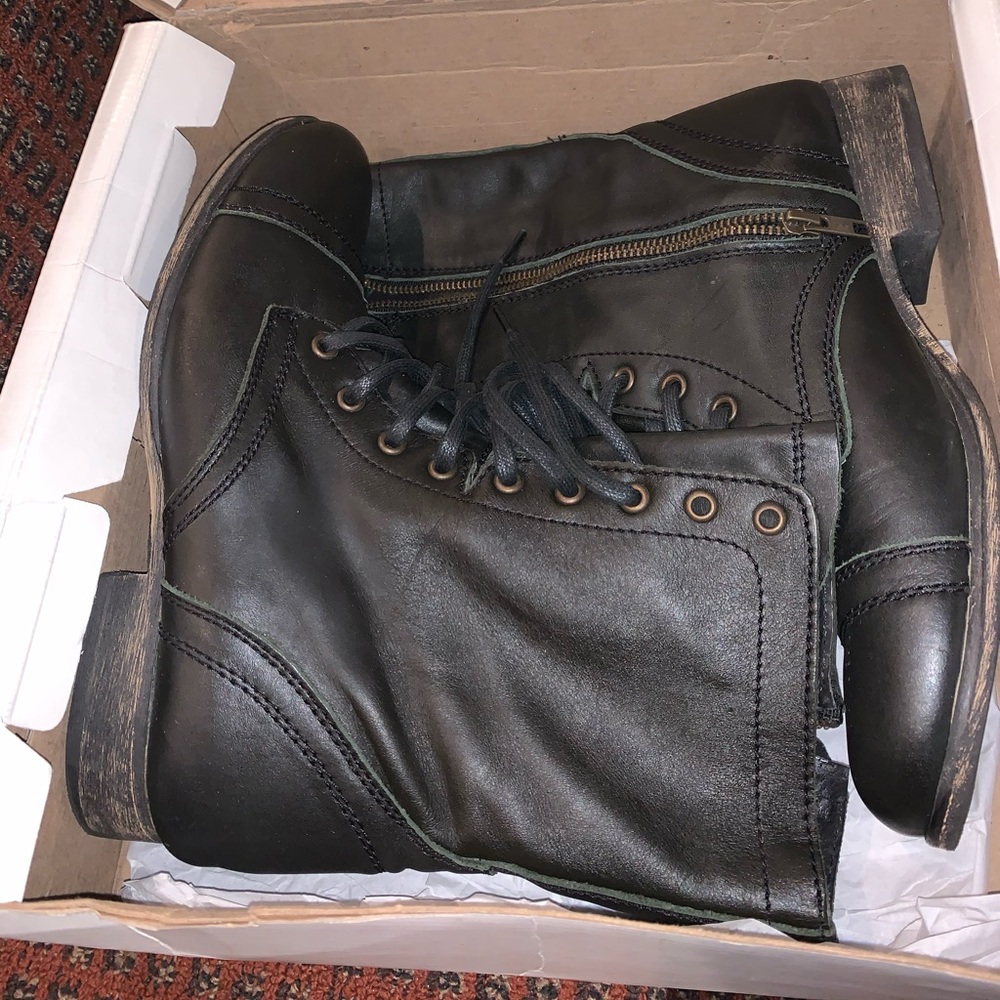 Steve Madden Black Tripp’s Boots